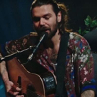 VIDEO: Biffy Clyro Release BLACK CHANDELIER Live Video From MTV Unplugged: Live At Roundhouse London