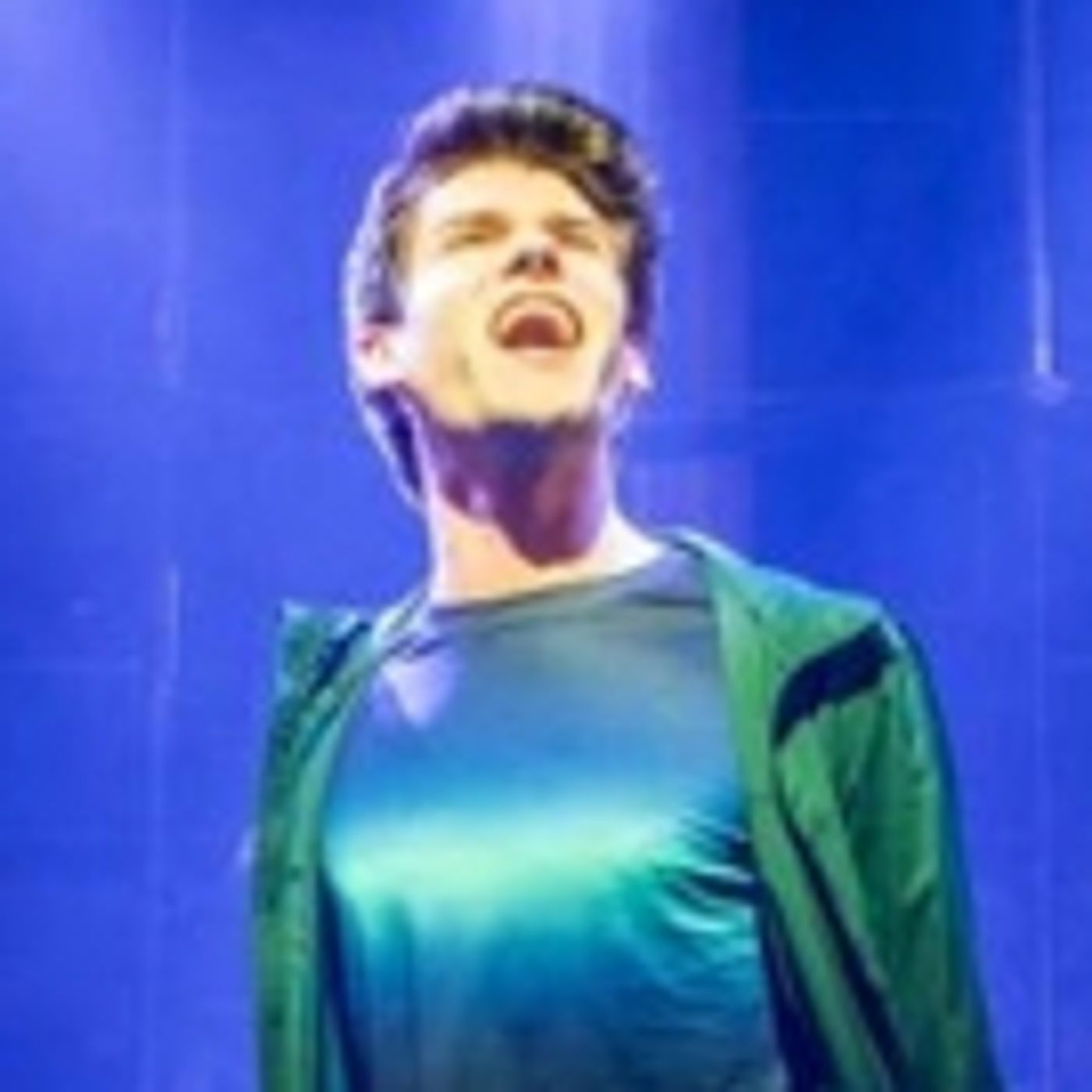 Wake Up With BWW 11/15: THE PROM Opens, and More!  Image