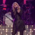 VIDEO: Watch Kelly Clarkson Perform AMERICAN WOMAN at the 2018 CMT Music Awards