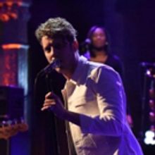 VIDEO: Anderson East Performs 'Girlfriend' on LATE SHOW