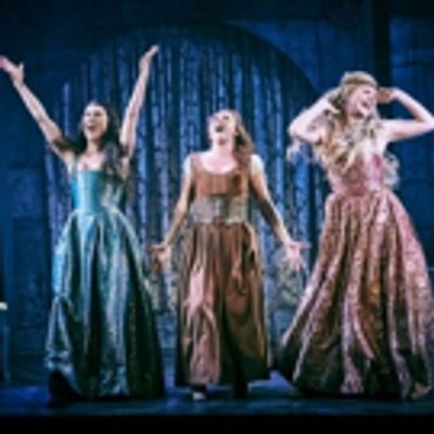 BWW Review: KNIGHTS OF THE ROSE, Arts Theatre
