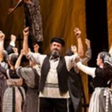 Review Roundup: Did Critics Make a Match in Yiddish FIDDLER ON THE ROOF?