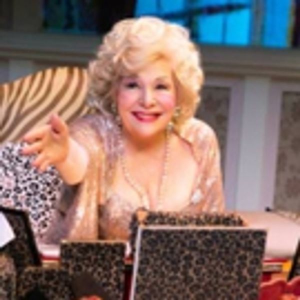 Renee Taylor Wins 2018 United Solo Special Award For MY LIFE ON A DIET Photo