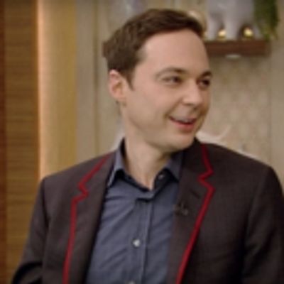 VIDEO: Jim Parsons Discusses His Foot Injury, THE BOYS IN THE BAND, & More on LIVE with Kelly and Ryan
