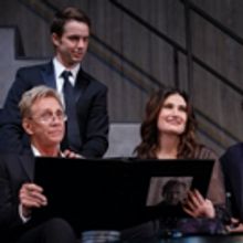 Photo Flash: First Look at Idina Menzel & Company in SKINTIGHT!