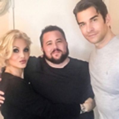 Photo Flash: Chaz Bono Visits the Cast of PRETTY WOMAN