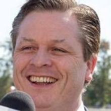 Anthony Kearns Performs At The Maryland Million