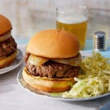 James Beard Foundation Partners with Blue Apron on New Beef and Mushroom Burger in Su
