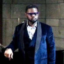 BWW Review: Going Down Under with JOHN HOLIDAY in the Crypt