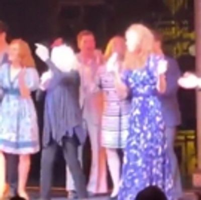 VIDEO: Carole King Surprises Melissa Benoist and the Cast of BEAUTIFUL