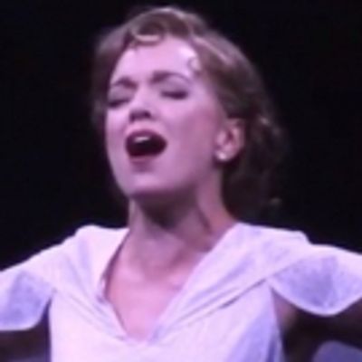 VIDEO: Kara Lindsay Stars in SINGIN' IN THE RAIN at Broadway Music Circus