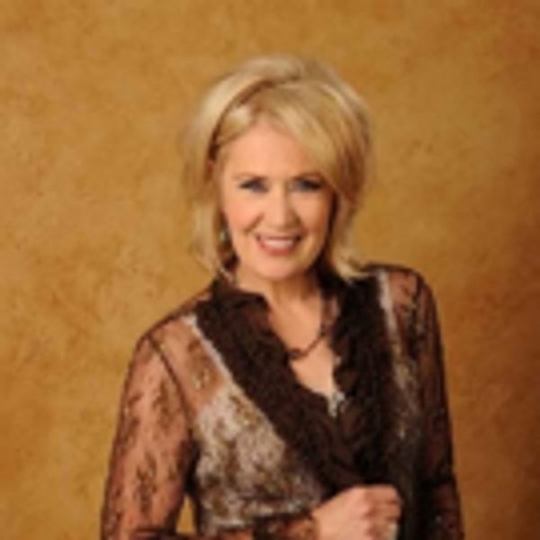 Janie Fricke Continues To Captivate Audiences With Electrifying Performances Photo