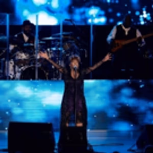 Anita Baker Announces Additional Farewell Concert Series Dates Photo