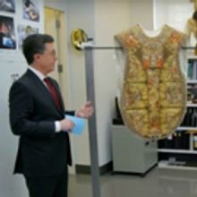 VIDEO: Anna Wintour Takes Stephen Colbert Behind-The-Scenes At The Met