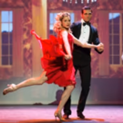 BWW Review: DIRTY DANCING Mambos its Way to Paris