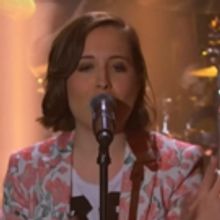 VIDEO: Alice Merton Performs 'No Roots' on THE LATE LATE SHOW
