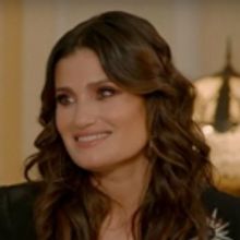 VIDEO: Idina Menzel Mentors Contestants on AMERICAN IDOL's Disney Night
