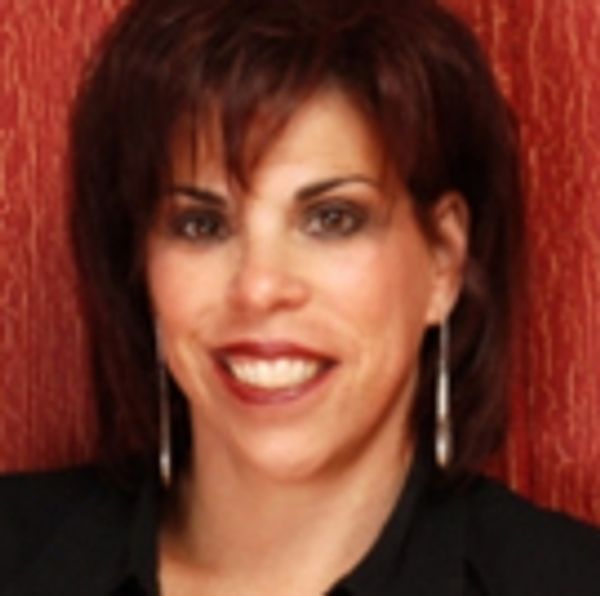 Connecticut Cabaret Theatre presents an Evening of Stand Up Comedy with Linda Belt Photo