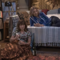 VIDEO: Christina Applegate, Linda Cardellini Star in the DEAD TO ME Trailer Video