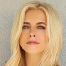 Maggie Szabo Shares New Electro Pop Anthem From Netflix's SIERRA BURGESS IS A LOSER