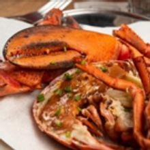 STEAK 'N LOBSTER Offers Mom Two-For-One Whole Main Lobsters