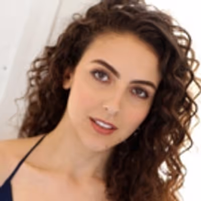 BWW Interview: Pounding the Pavement with Positivity: A Conversation with Lexi Rabadi