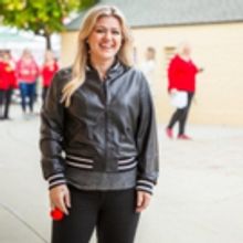 Kelly Clarkson, Julia Roberts, Ed Sheeran, & More Come Together for NBC's 4th Annual…