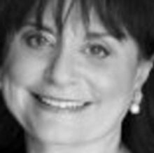 Iris Rainer Dart of PEOPLE IN THE PICTURE at 3Below