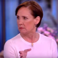 VIDEO: Laurie Metcalf Talks THREE TALL WOMEN, ROSEANNE, & More on THE VIEW Video
