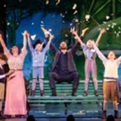 BWW Review: A Whimsical and Breathtaking FINDING NEVERLAND at The Oncenter Crouse Hinds Theater