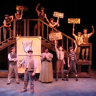 BWW Review: NEWSIES Entertain at La Comedia Dinner Theatre