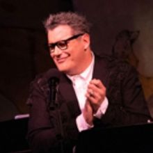 Photo Flash: Isaac Mizrahi Performs at Cafe Carlyle