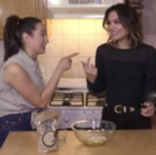 Backstage Bite with Katie Lynch: PRETTY WOMAN's Samantha Barks Whips Up Lady Fingers 