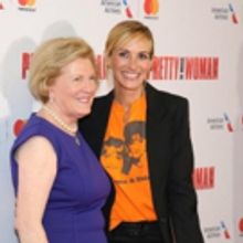 Photo Coverage: Julia Roberts and the Family of Garry Marshall Arrive at Tribute Perf