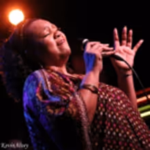 Photo Flash: Broadway at Birdland Welcomes Aisha de Haas