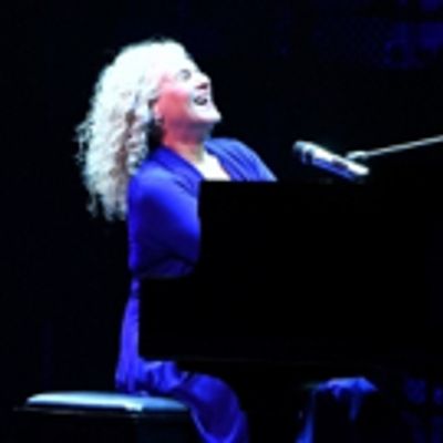 VIDEO: Carole King Surprises Audience at BEAUTIFUL and Performs as Herself