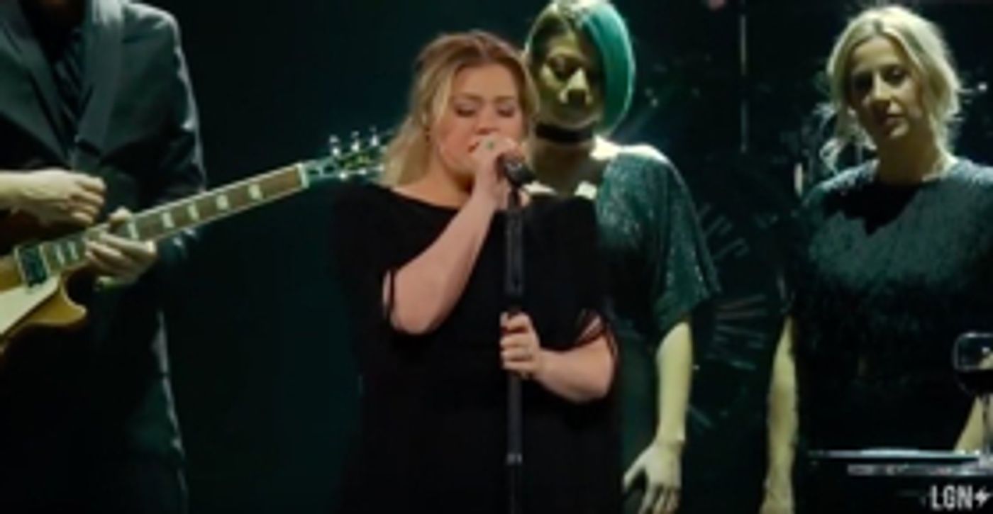 VIDEO: Kelly Clarkson Covers 'Shallow' from A STAR IS BORN  Image