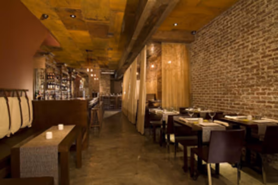 Celebrate NATIONAL DRINK WINE DAY 2019 at these Restaurants Image
