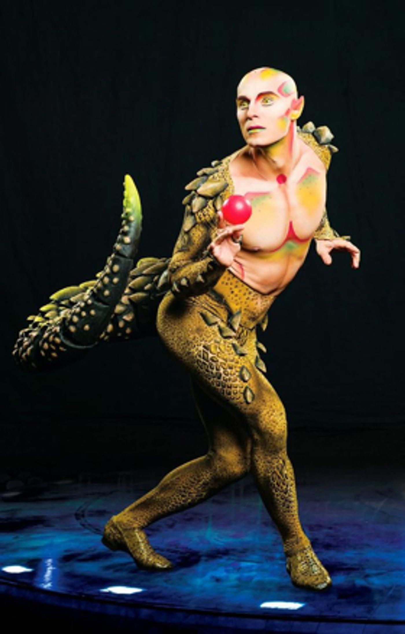 Review: Cirque du Soleil AMALUNA Storytellers Fly Through the Air with the Greatest of Ease and Incredible Skill  Image