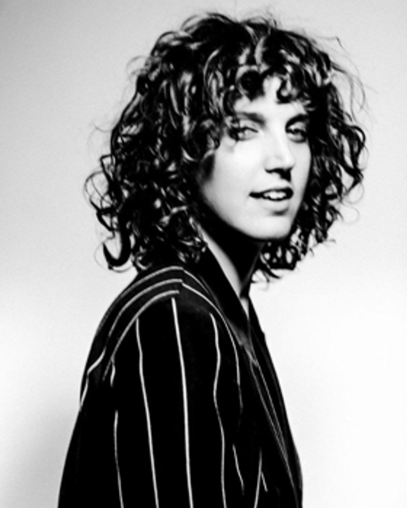 Lizzy Plapinger Reveals New Single GIVE UP THE GHOST, Announces EP Lizzy Plapinger Reveals New Single GIVE UP THE GHOST, Announces EP Image