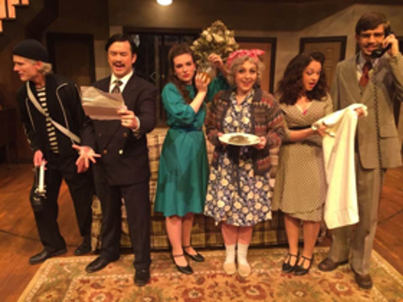 Review: Southwestern Students Shine in Michael Frayn's NOISES OFF  Image