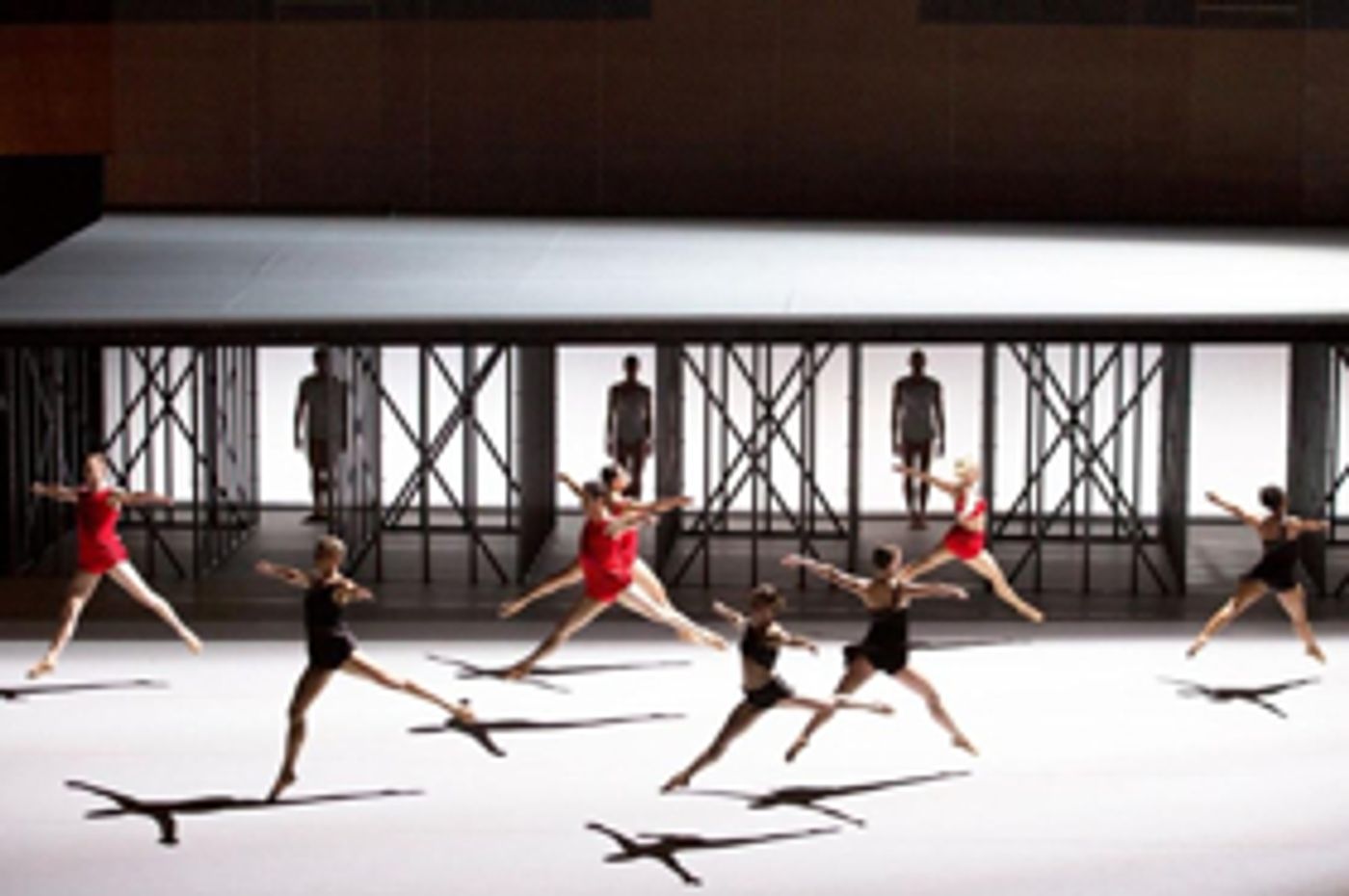 Review: The Final Staging of Lucinda Childs' Iconic AVAILABLE LIGHT  Image