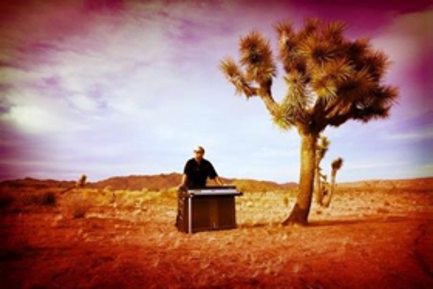 Inside Outsider David Garfield Seizes the Opportunity to Create OUTSIDE THE BOX  Image