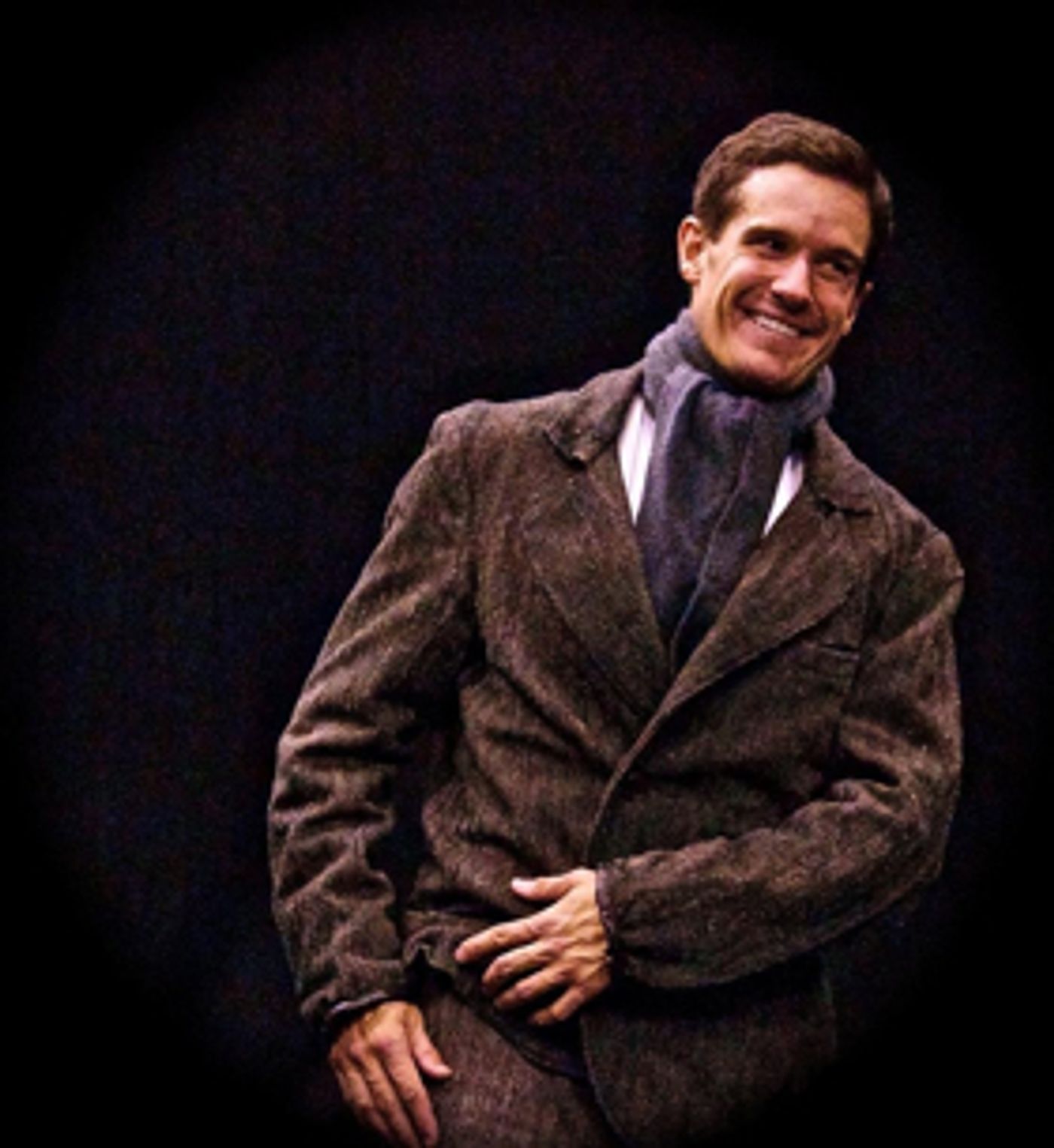 Review: A REGULAR LITTLE HOUDINI is a Captivating One-Man Show Review: A REGULAR LITTLE HOUDINI is a Captivating One-Man Show Image