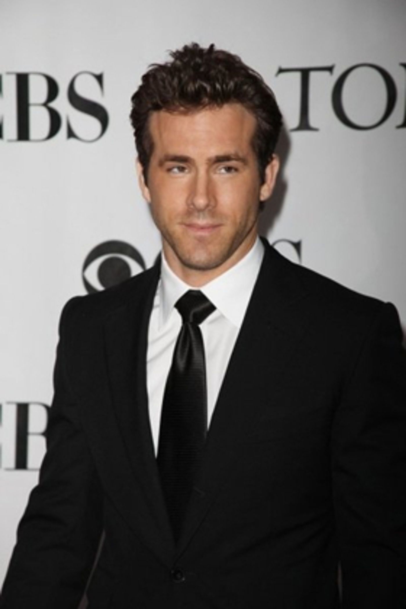 Ryan Reynolds to Star In Action-Comedy, SHOTGUN WEDDING  Image