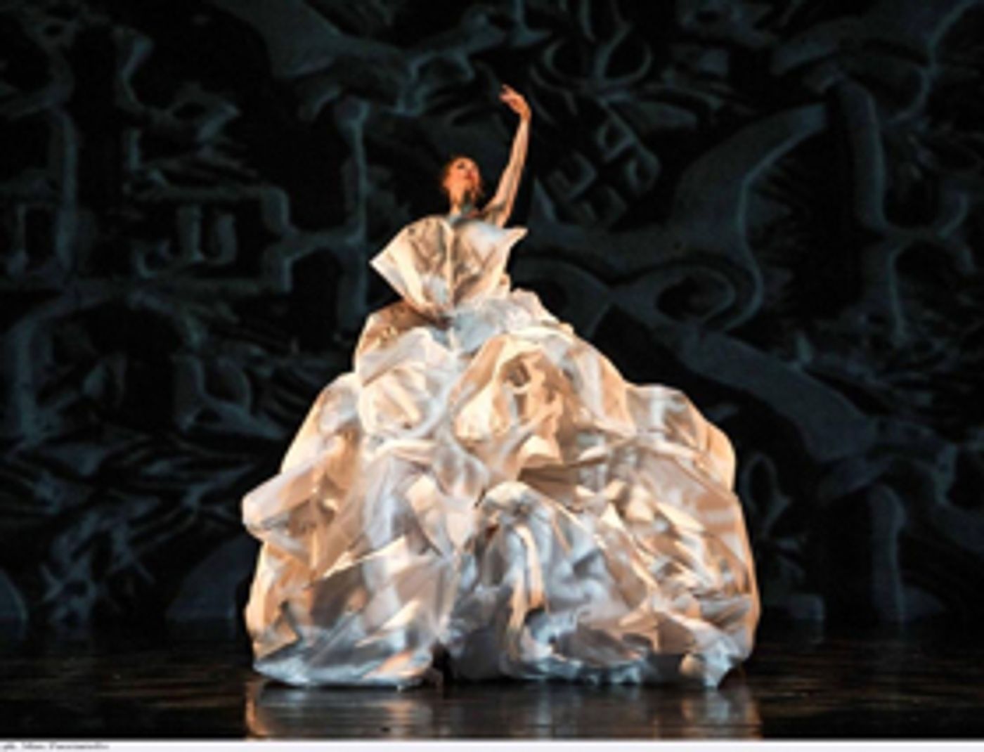 Review: MOMIX Treats Audience to a Night of Confectionary Delights  Image