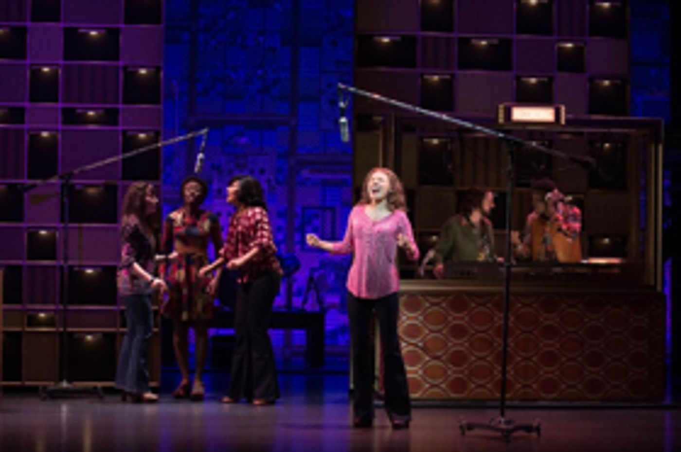 BEAUTIFUL - THE CAROLE KING MUSICAL Will Embark on a UK Tour in 2020  Image
