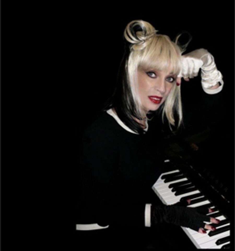 Holly Penfield Returns to Feinstein's at the Nikko with FRAGILE HUMAN MONSTER Image