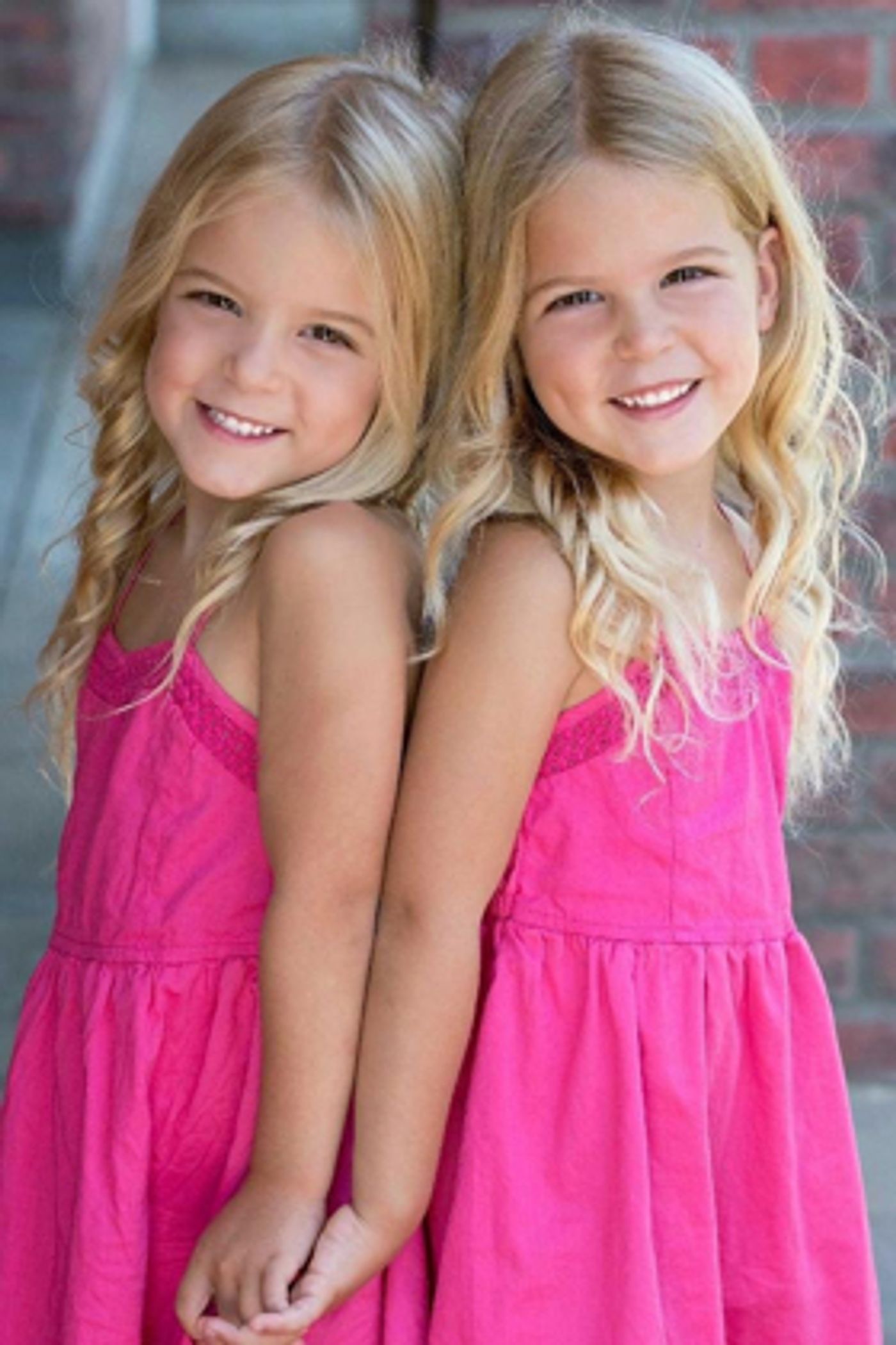 Mission Viejo Twins Cast As 'Lulu' For L.A. Premiere Engagement Of WAITRESS Mission Viejo Twins Cast As 'Lulu' For L.A. Premiere Engagement Of WAITRESS Image