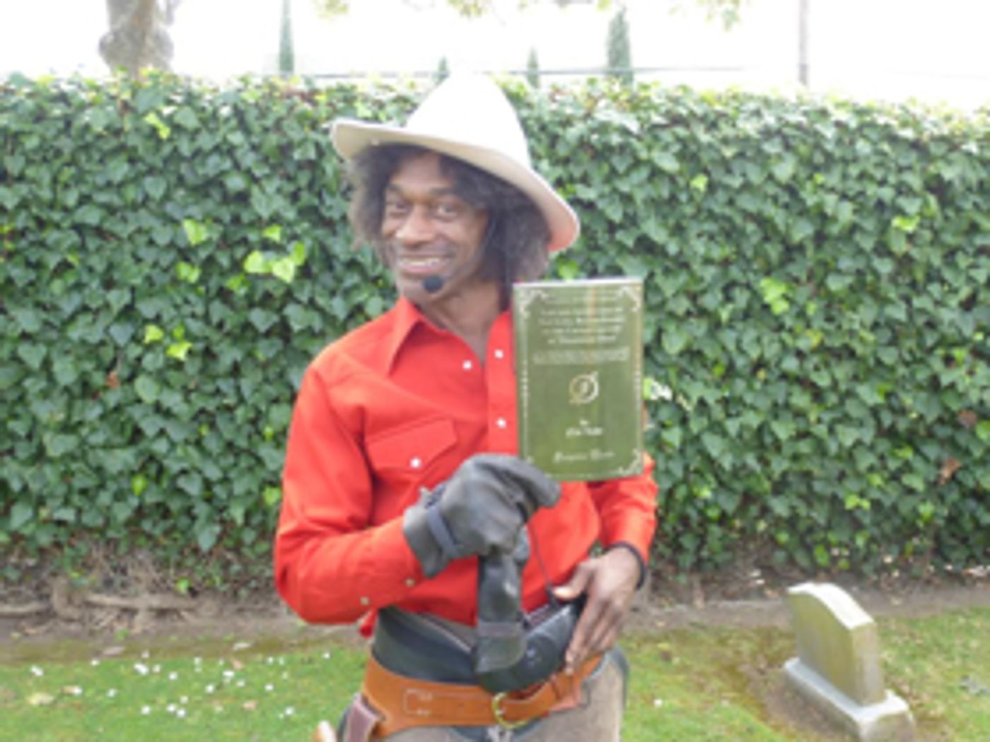 Review: Annual LIVING HISTORY TOUR Features Local Legends, Moguls, and Media Stars Resting Inside Woodlawn Cemetery  Image